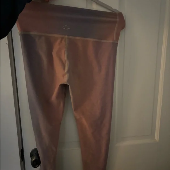 Beyond Yoga Pink and Purple Gradient Crop Top - Picture 5 of 5